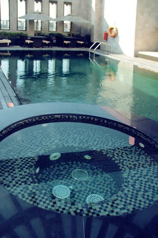 Halo Hotel Dubai Exterior foto
